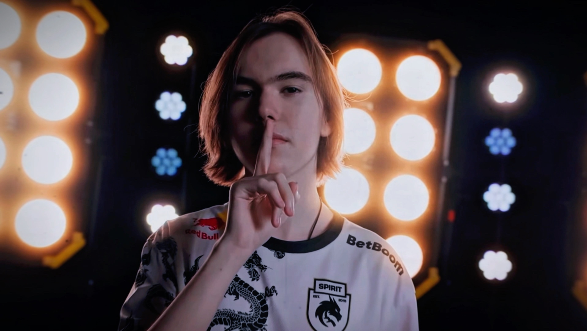 我们没有在上海Major的表演赛中看到 s1mple