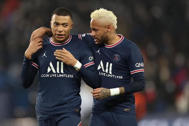 今天的德国杯首发阵容： Tarzan 对阵他旧俱乐部 Weibo Gaming