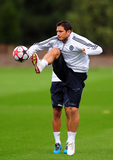 kyousuke 和 baz 在 evelone192 表演赛中以作弊方式进行 2v8